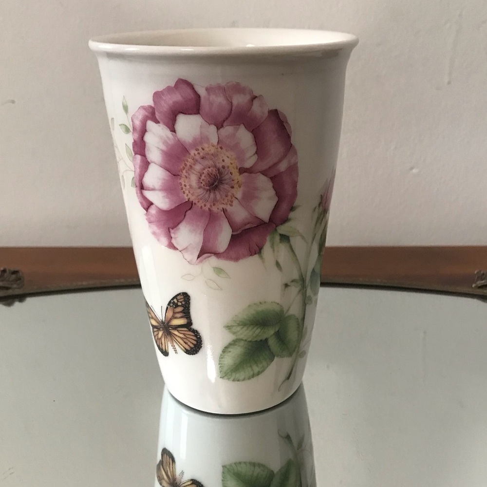 ✔️Lenox Floral Ceramic Vase with Butterfly Design 🦋